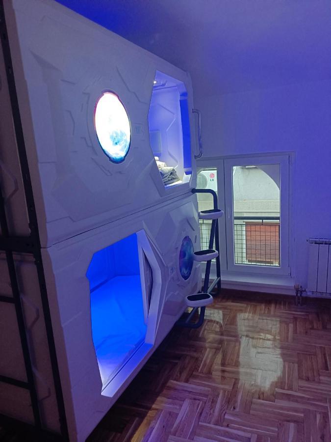 Panda Victor Space Capsule Hostel-Neo Nomad Белград Экстерьер фото