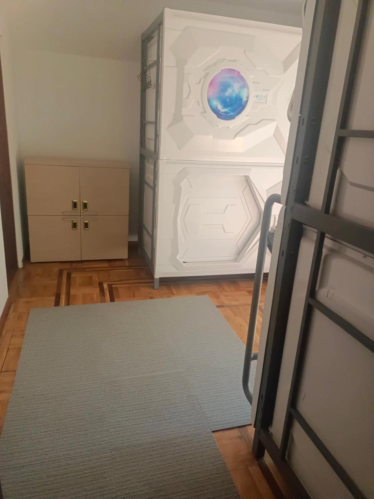 Panda Victor Space Capsule Hostel-Neo Nomad Белград Экстерьер фото